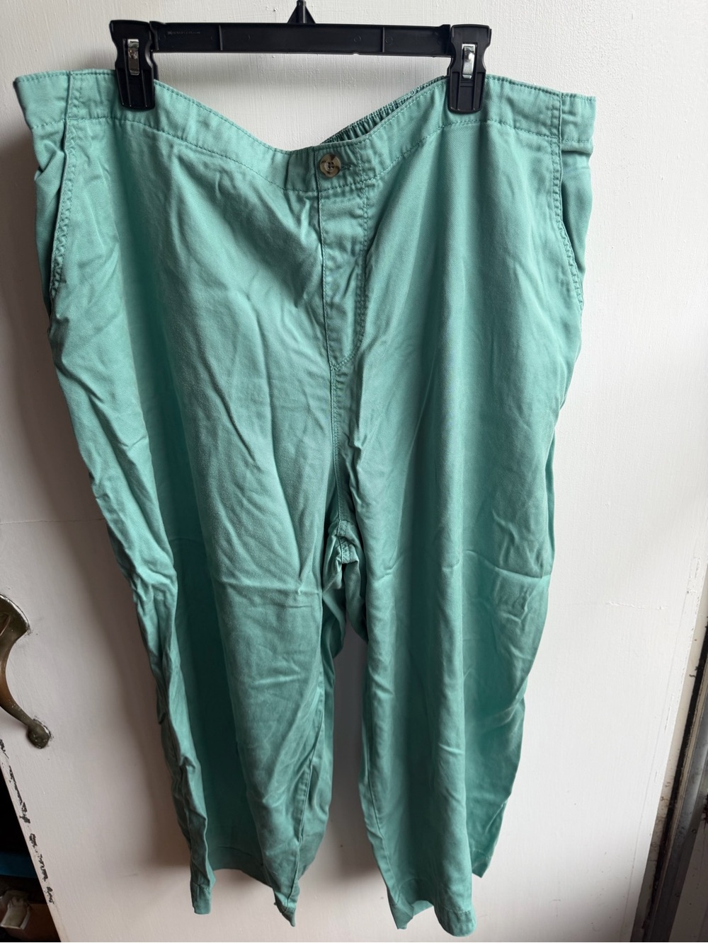 Gloria Vanderbilt Cropped Ankle Pants in Seafoam